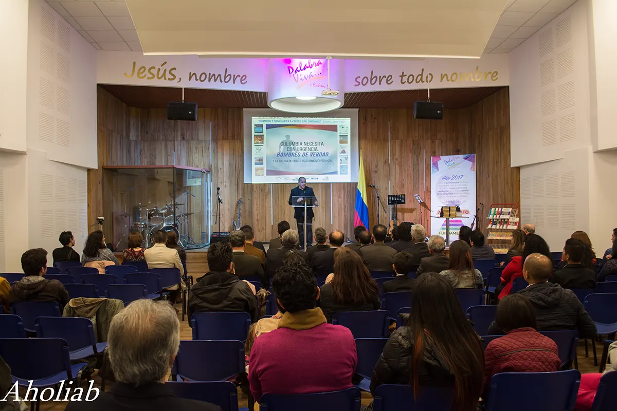 Comisionamiento Amigos de la verdad Palabra Viva Bogotá